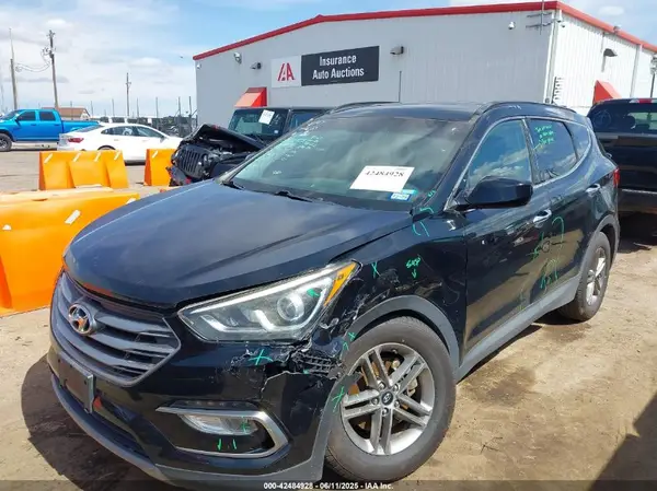 5XYZU3LB2HG388106 2017 HYUNDAI SANTA FE - Image 2
