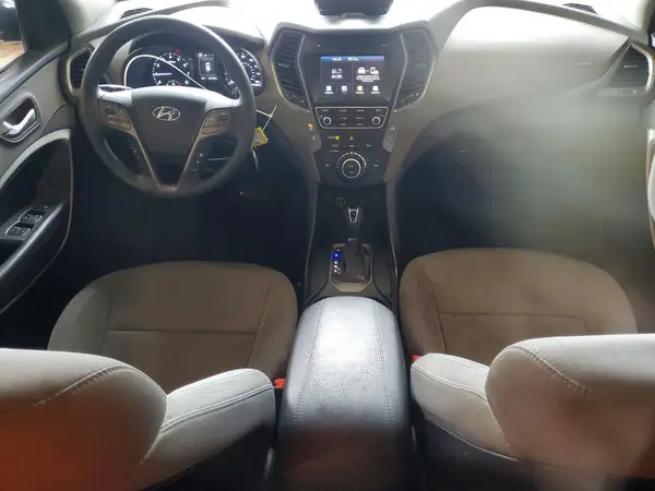 5XYZU3LB2HG415594 2017 HYUNDAI SANTA FE - Image 8