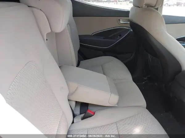 5XYZU3LB2HG424697 2017 HYUNDAI SANTA FE - Image 8