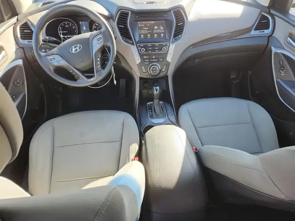 5XYZU3LB2HG436512 2017 HYUNDAI SANTA FE - Image 8