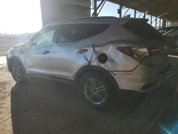 5XYZU3LB2HG437059 2017 HYUNDAI SANTA FE - Image 2
