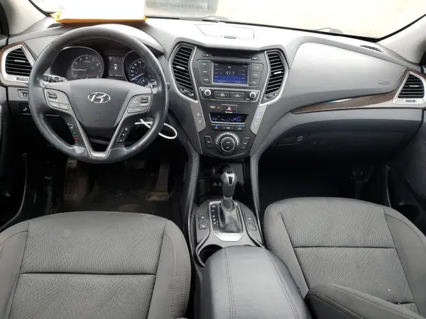 5XYZU3LB2HG442469 2017 HYUNDAI SANTA FE - Image 8