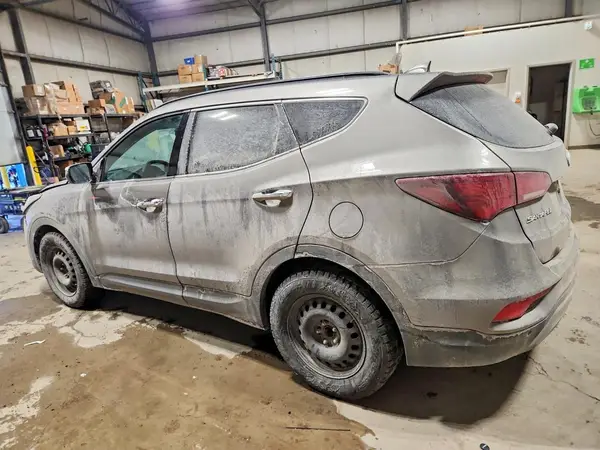 5XYZU3LB2HG443086 2017 HYUNDAI SANTA FE - Image 2