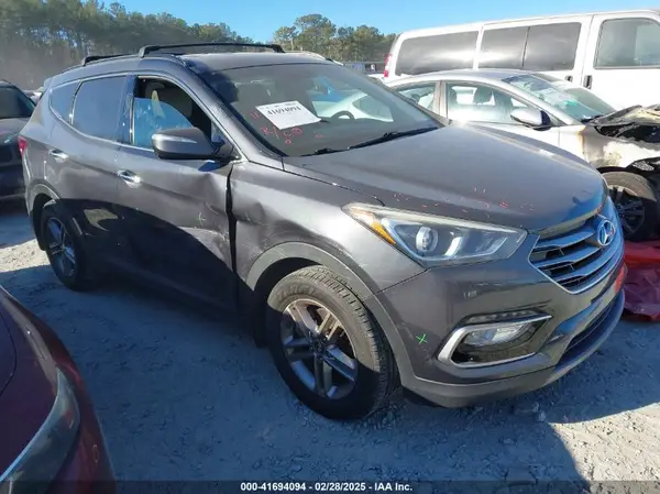 5XYZU3LB2JG504006 2018 HYUNDAI SANTA FE - Image 1