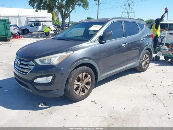 5XYZU3LB3GG365805 2016 HYUNDAI SANTA FE - Image 2