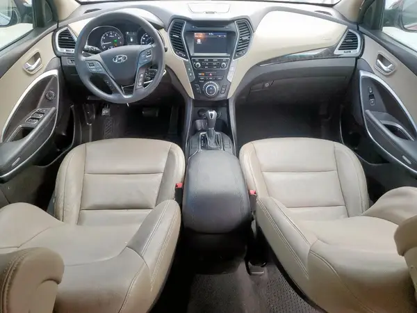 5XYZU3LB3HG446207 2017 HYUNDAI SANTA FE - Image 8