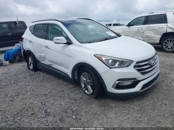 5XYZU3LB3HG464738 2017 HYUNDAI SANTA FE - Image 1