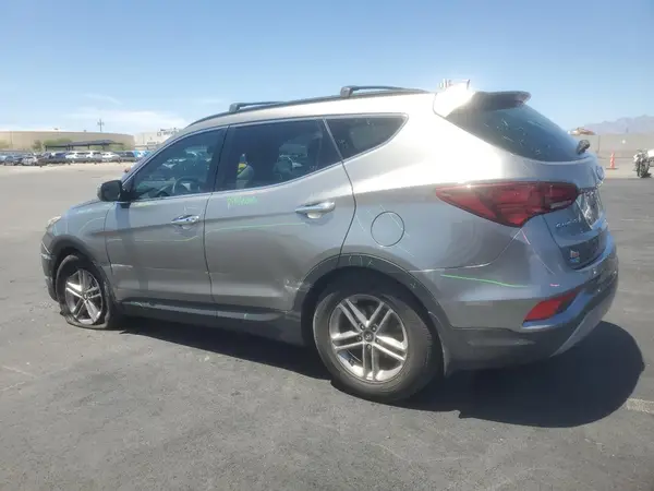 5XYZU3LB3JG523258 2018 HYUNDAI SANTA FE - Image 2