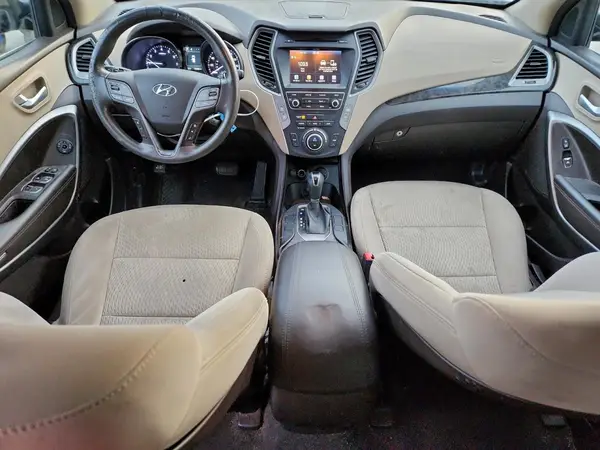 5XYZU3LB4HG385157 2017 HYUNDAI SANTA FE - Image 8