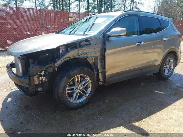 5XYZU3LB5JG571084 2018 HYUNDAI SANTA FE - Image 2