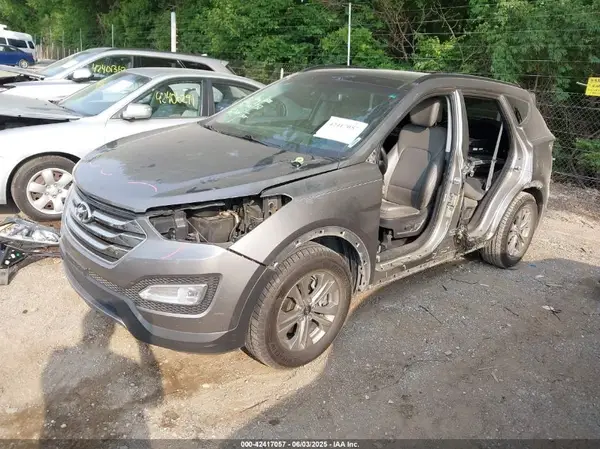 5XYZU3LB6GG352451 2016 HYUNDAI SANTA FE - Image 2