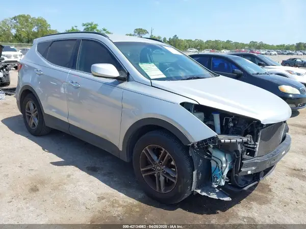 5XYZU3LB6HG383801 2017 HYUNDAI SANTA FE - Image 1