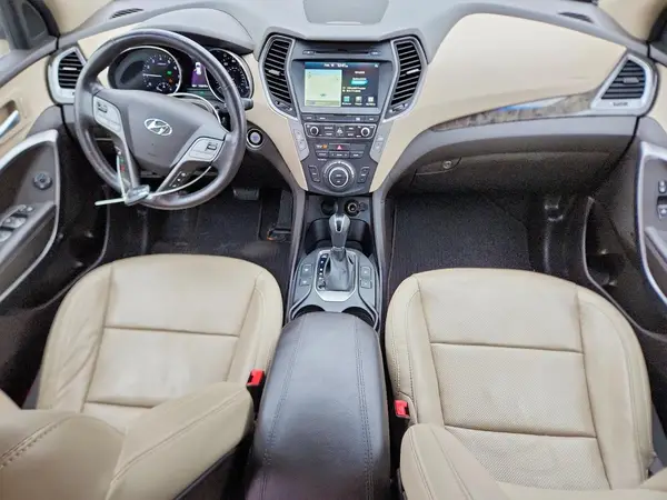5XYZU3LB6HG413668 2017 HYUNDAI SANTA FE - Image 8