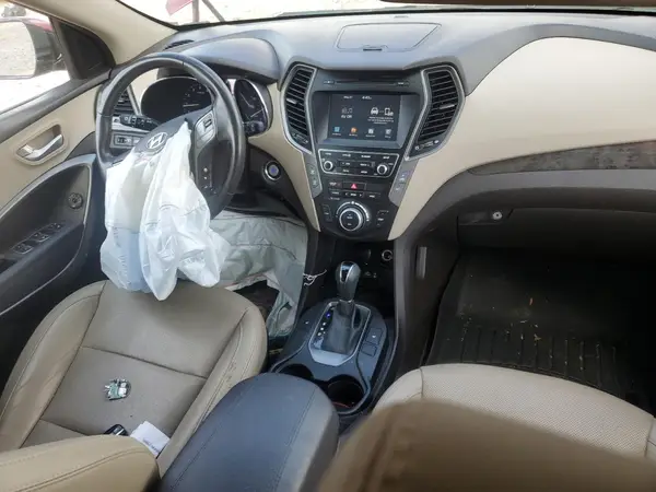 5XYZU3LB6HG415081 2017 HYUNDAI SANTA FE - Image 8