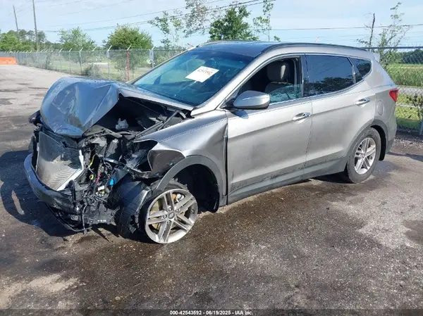 5XYZU3LB6HG427666 2017 HYUNDAI SANTA FE - Image 2
