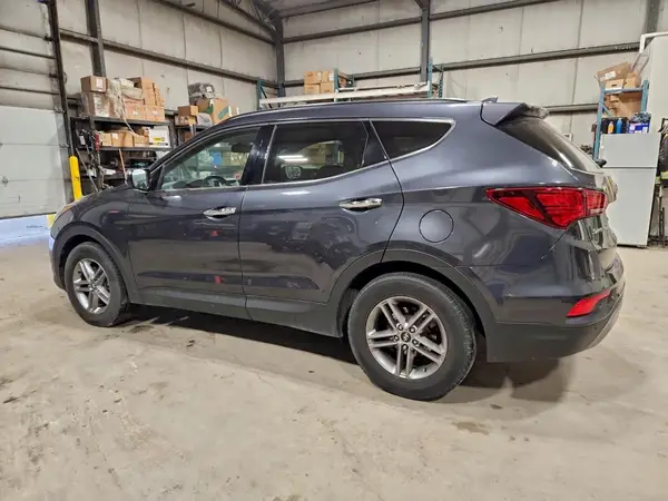 5XYZU3LB6HG459355 2017 HYUNDAI SANTA FE - Image 2