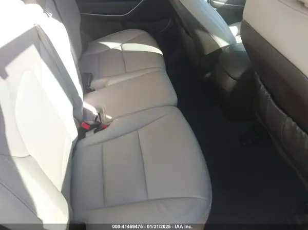 5XYZU3LB6JG545979 2018 HYUNDAI SANTA FE - Image 8