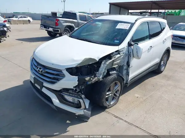 5XYZU3LB6JG562278 2018 HYUNDAI SANTA FE - Image 2