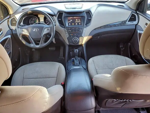 5XYZU3LB7HG426879 2017 HYUNDAI SANTA FE - Image 8