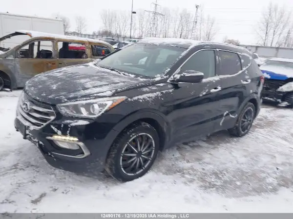 5XYZU3LB7HG435209 2017 HYUNDAI SANTA FE - Image 2