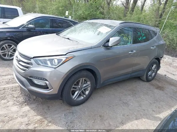 5XYZU3LB7HG443925 2017 HYUNDAI SANTA FE - Image 2