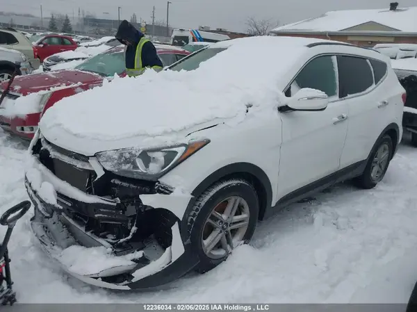 5XYZU3LB7HG470686 2017 HYUNDAI SANTA FE - Image 2