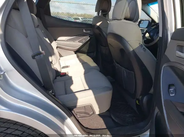 5XYZU3LB7JG505684 2018 HYUNDAI SANTA FE - Image 8
