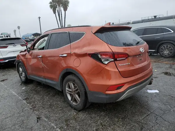 5XYZU3LB7JG523005 2018 HYUNDAI SANTA FE - Image 2