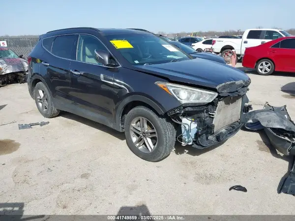 5XYZU3LB7JG563889 2018 HYUNDAI SANTA FE - Image 1