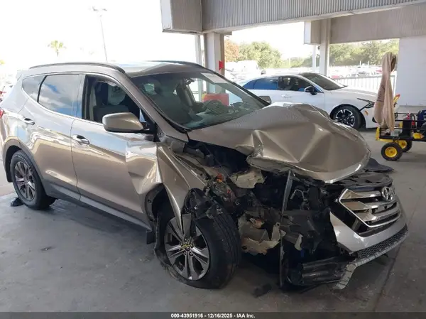 5XYZU3LB8GG333898 2016 HYUNDAI SANTA FE - Image 1