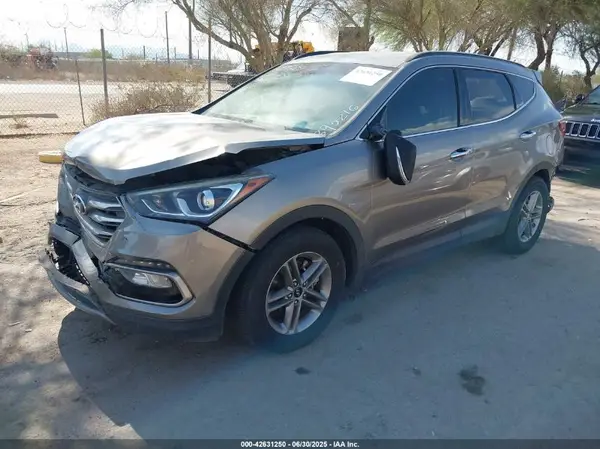 5XYZU3LB8HG390216 2017 HYUNDAI SANTA FE - Image 2