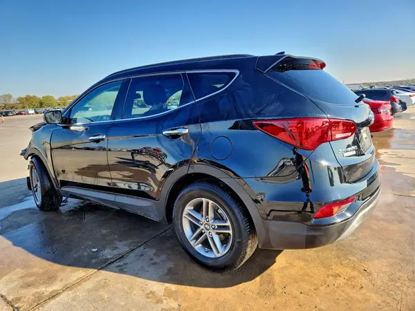 5XYZU3LB8HG390460 2017 HYUNDAI SANTA FE - Image 2
