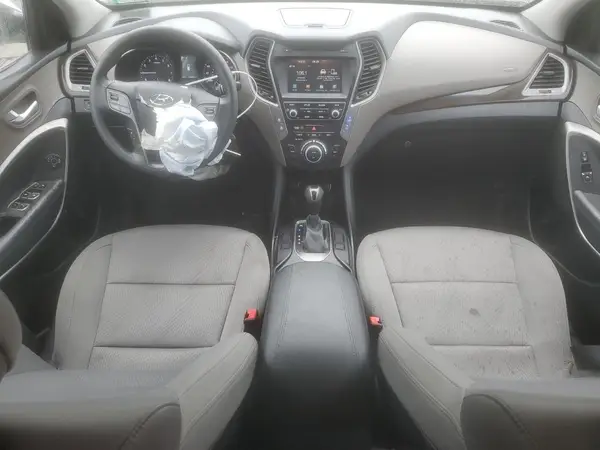 5XYZU3LB8HG415180 2017 HYUNDAI SANTA FE - Image 8