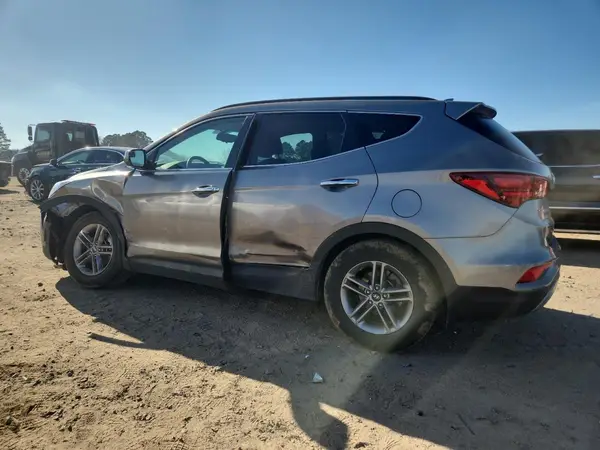 5XYZU3LB8HG439558 2017 HYUNDAI SANTA FE - Image 2