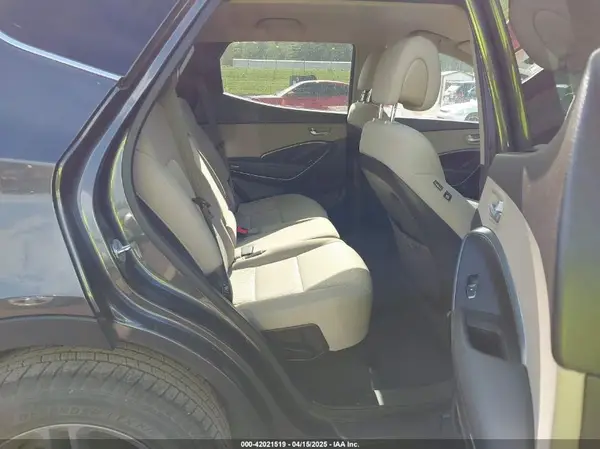 5XYZU3LB8HG452388 2017 HYUNDAI SANTA FE - Image 8