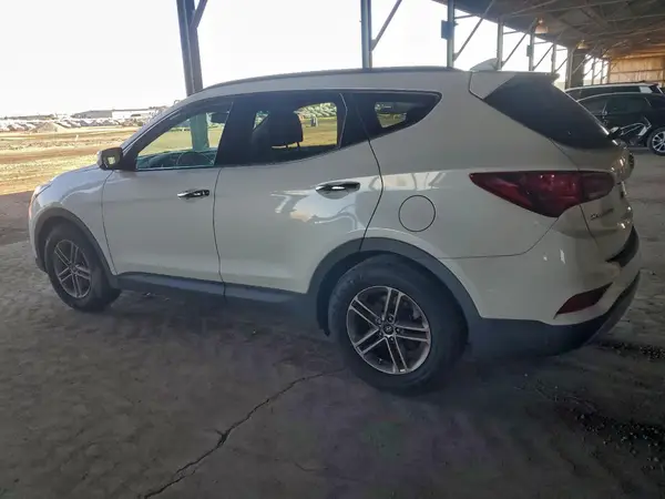 5XYZU3LB8HG458501 2017 HYUNDAI SANTA FE - Image 2