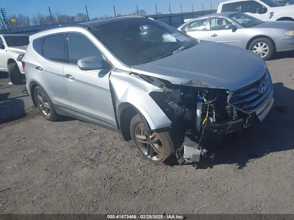 5XYZU3LB8JG518668 2018 HYUNDAI SANTA FE - Image 1