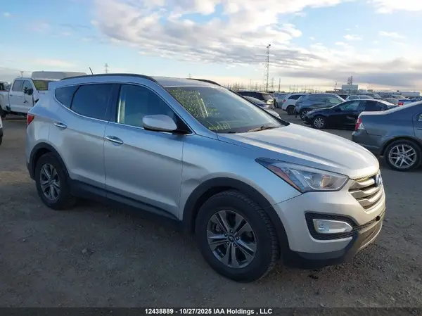 5XYZU3LB9GG331822 2016 HYUNDAI SANTA FE - Image 1