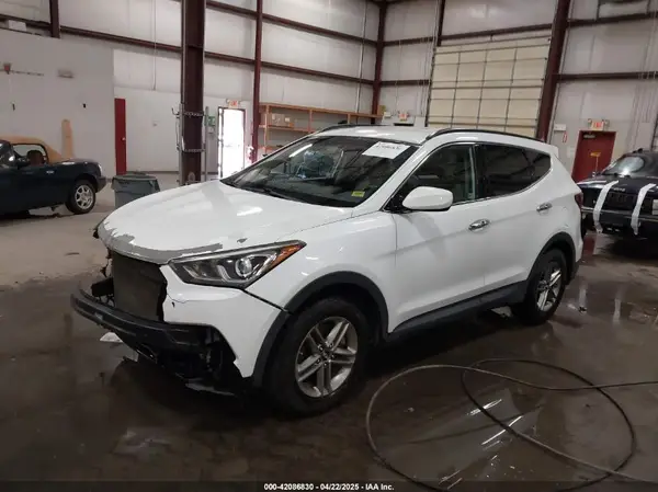 5XYZU3LB9HG389737 2017 HYUNDAI SANTA FE - Image 2