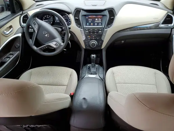 5XYZU3LB9HG452125 2017 HYUNDAI SANTA FE - Image 8