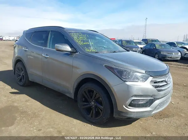 5XYZU3LB9JG519215 2018 HYUNDAI SANTA FE - Image 1