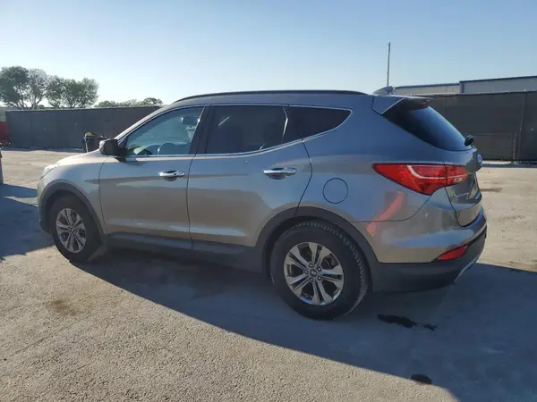 5XYZU3LBXGG377594 2016 HYUNDAI SANTA FE - Image 2