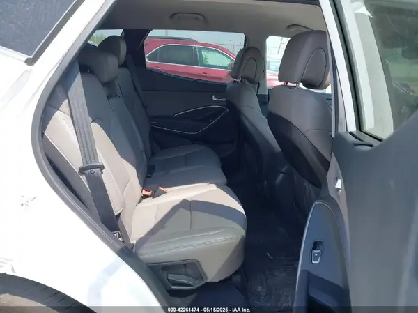 5XYZU3LBXHG381078 2017 HYUNDAI SANTA FE - Image 8