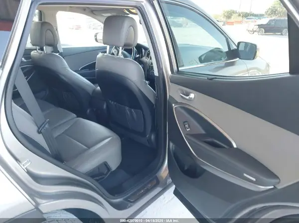5XYZU3LBXHG409218 2017 HYUNDAI SANTA FE - Image 8