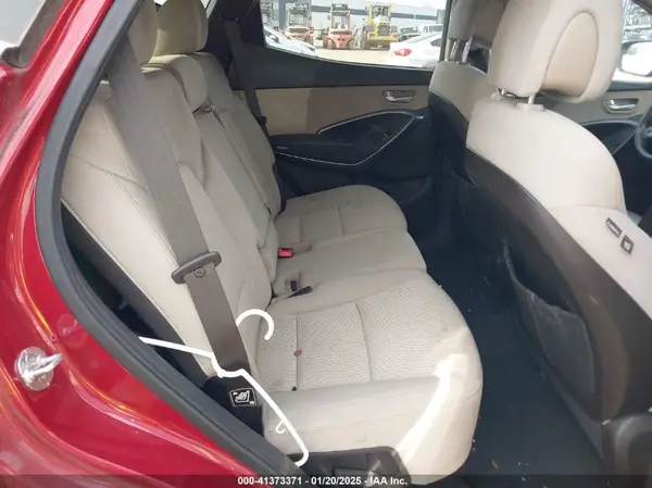 5XYZU3LBXHG460976 2017 HYUNDAI SANTA FE - Image 8