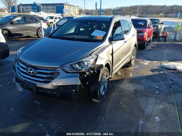 5XYZU3LBXJG568035 2018 HYUNDAI SANTA FE - Image 2