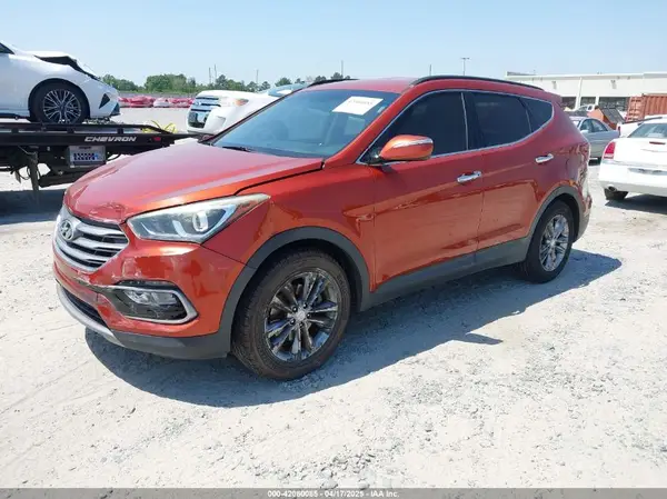 5XYZU4LA1HG473886 2017 HYUNDAI SANTA FE - Image 2