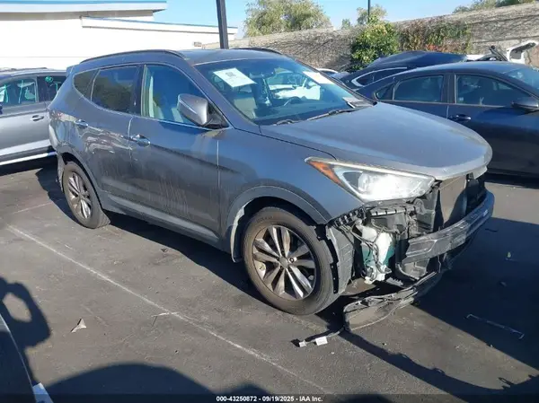 5XYZU4LA4JG511925 2018 HYUNDAI SANTA FE - Image 1