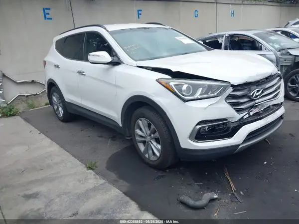 5XYZU4LA5JG527311 2018 HYUNDAI SANTA FE - Image 1