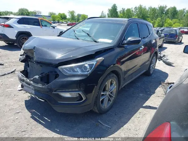 5XYZUDLA0HG392300 2017 HYUNDAI SANTA FE - Image 2